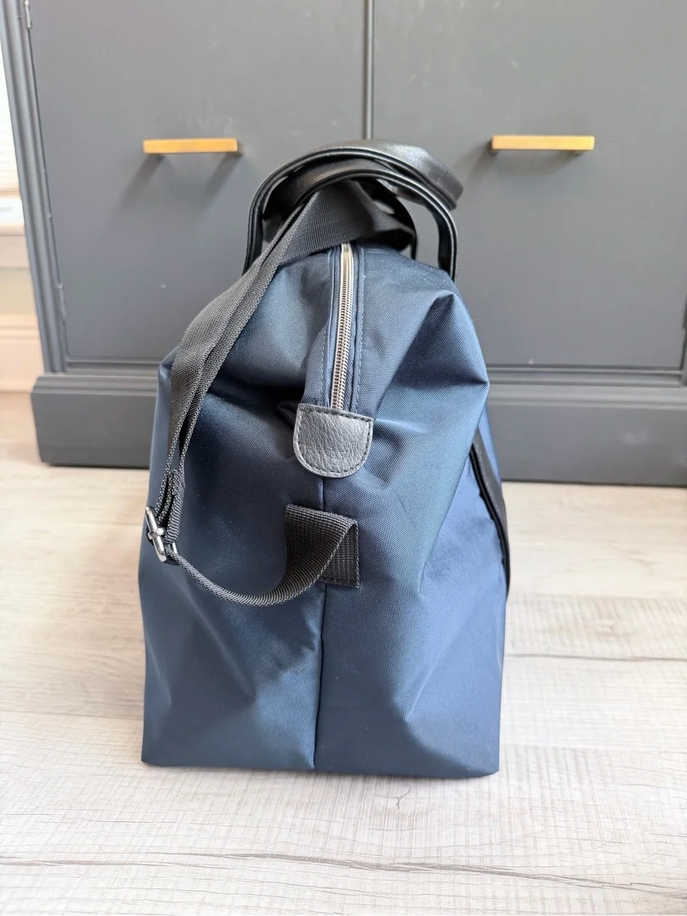 Jimmy Choo Parfums Navy Weekender Duffel Travel Bag Overnight Gym Tote